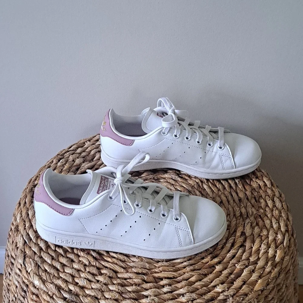Adidas Womens Classic Stan Smith White Leather‎ Fashion/Athleisure Sneakers S-6